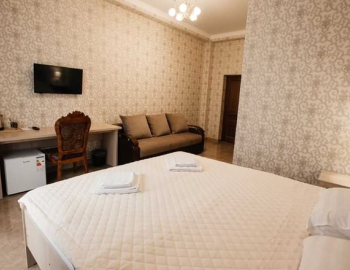 Семейный 3-местный с балконом - Отель «Империя» Гагра